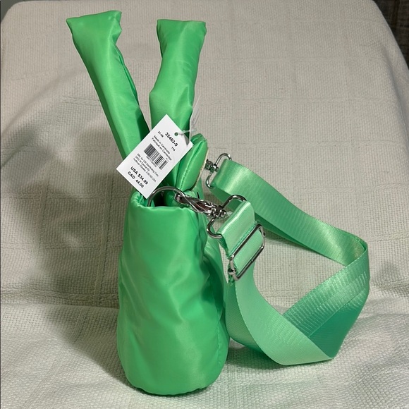 CLAIRE’S NWT Green Frog Quilted Crossbody Bag With Adjustable Strap - Picture 5 of 8